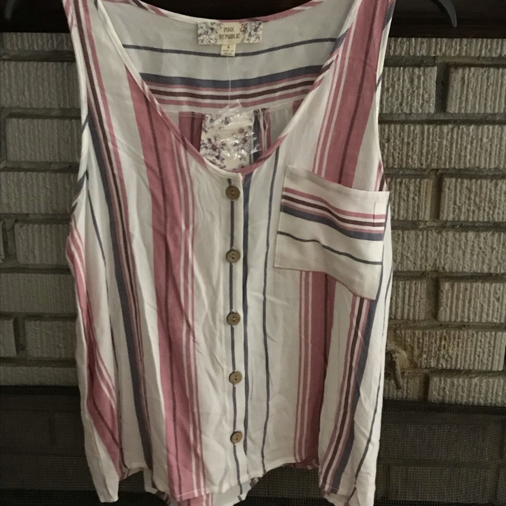 Sleeveless blouse